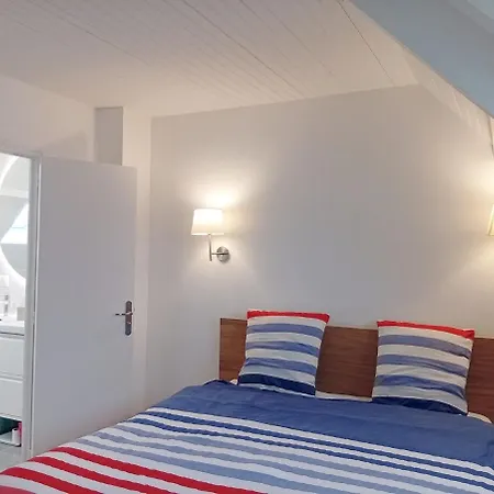 Large Private Family House Near Paris Orly Casa de Férias Fresnes (Val-de-Marne)
